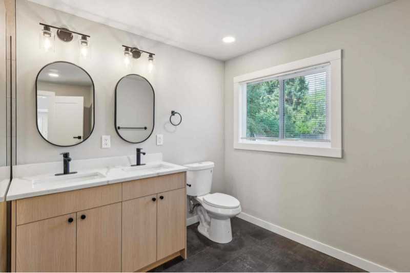 335 Martin Luther King Jr Way - Photo 3 of 13