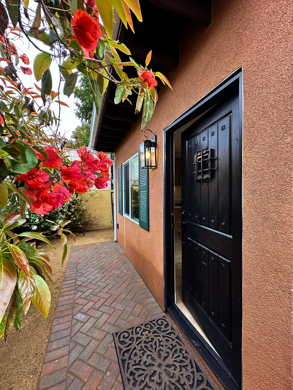 725 Omar St #A - Photo 3 of 19