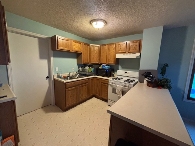 205 S Main St - Photo 3 of 14