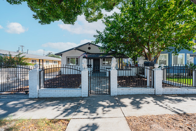 644 E Nocta St - Photo 2 of 12