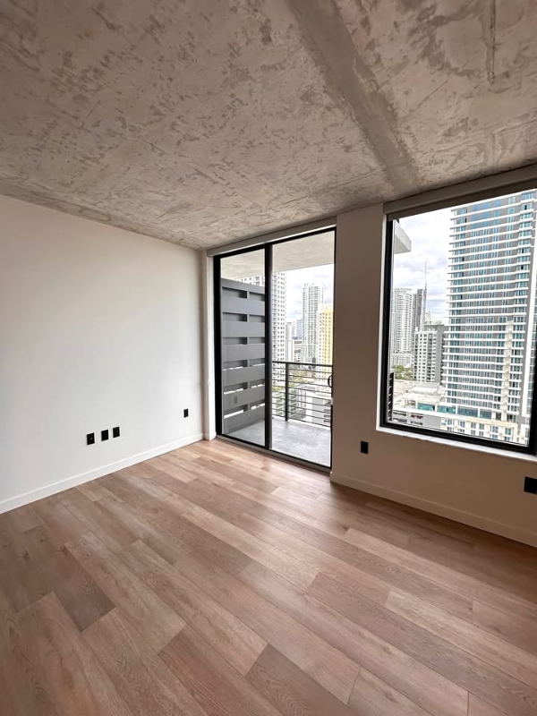 439 Sw 3rd Ave #1411 - Photo 5 of 12