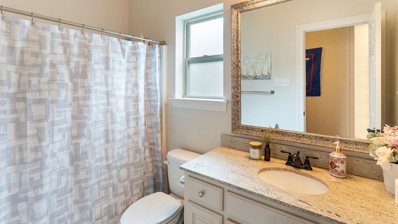 8251 Valencia Ct - Photo 7 of 20