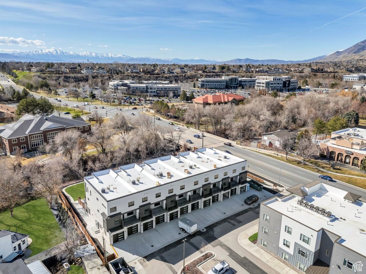 Jocelyn Court Townhomes - Photo 5 of 8