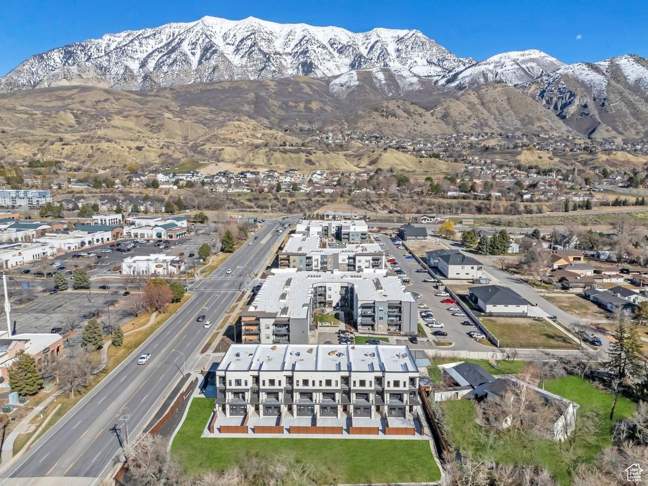 Jocelyn Court Townhomes - Photo 7 of 8