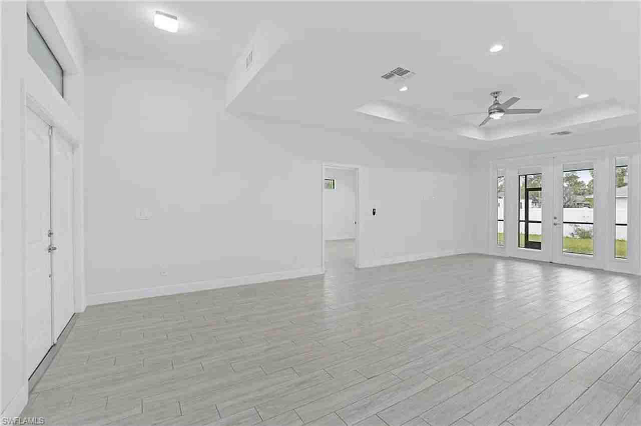 4575 Catalina Ln - Photo 3 of 39