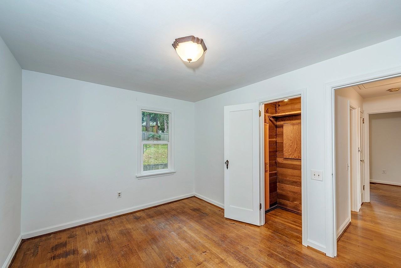 10546 Interlake Ave N - Photo 6 of 12