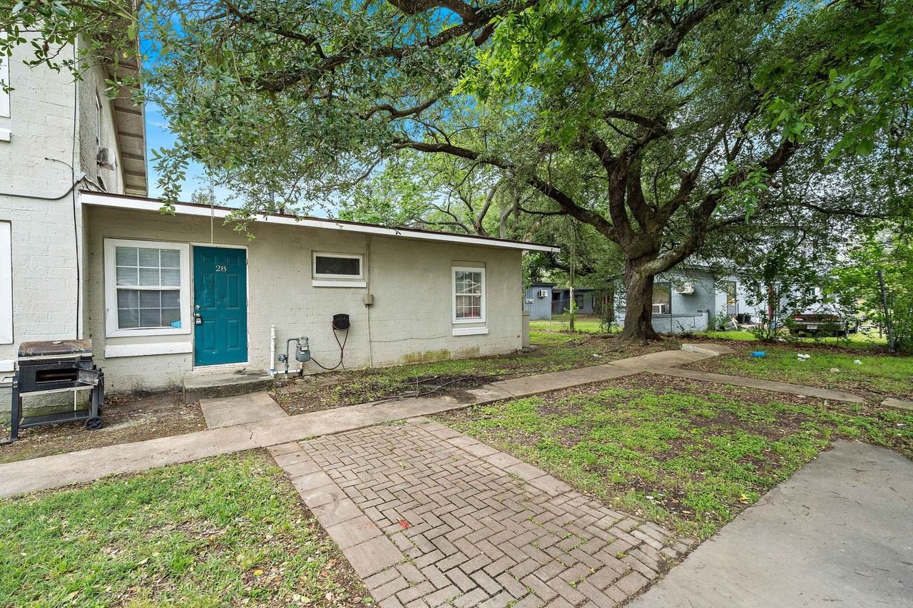 Third Ave Villas II - Photo 3 of 12