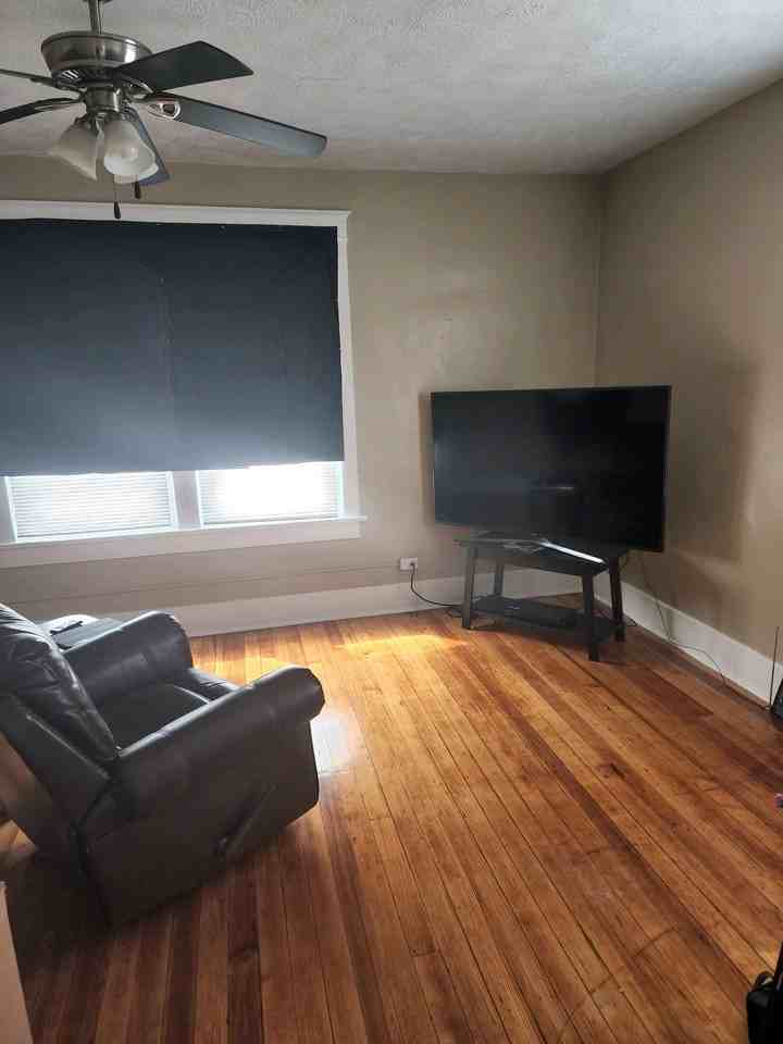 726 16th Ave - Photo 4 of 4