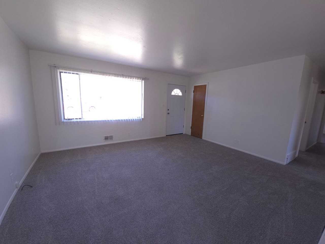3345 Martin Dr - Photo 3 of 20