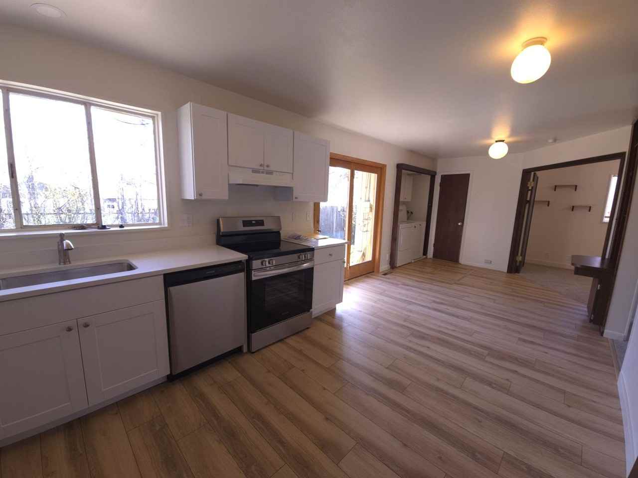 3345 Martin Dr - Photo 5 of 20