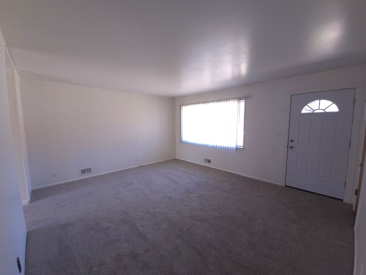 3345 Martin Dr - Photo 4 of 20