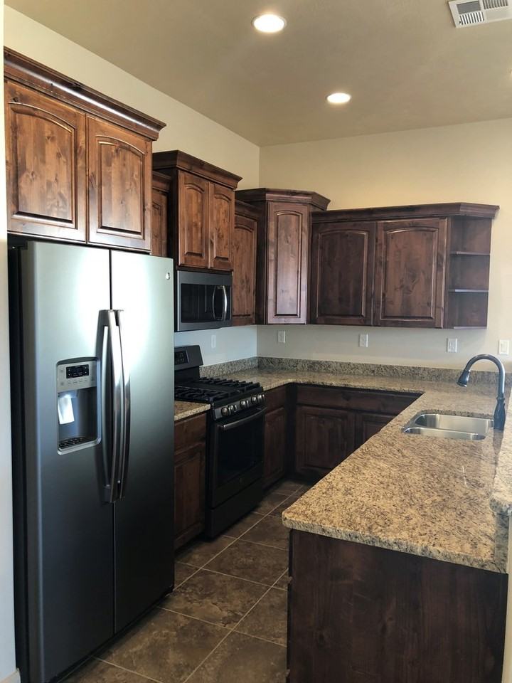 275 N 2530 W - Photo 2 of 16