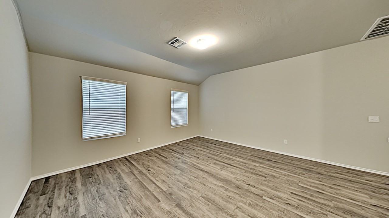 11648 Nw 97th St - Photo 4 of 18