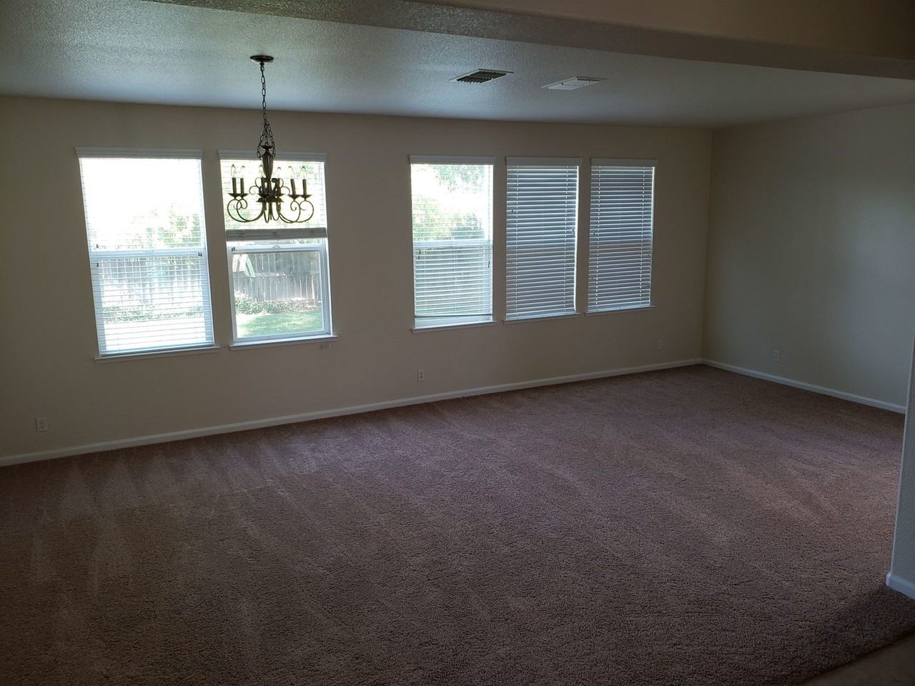 1255 Jewel Flower Dr - Photo 2 of 15