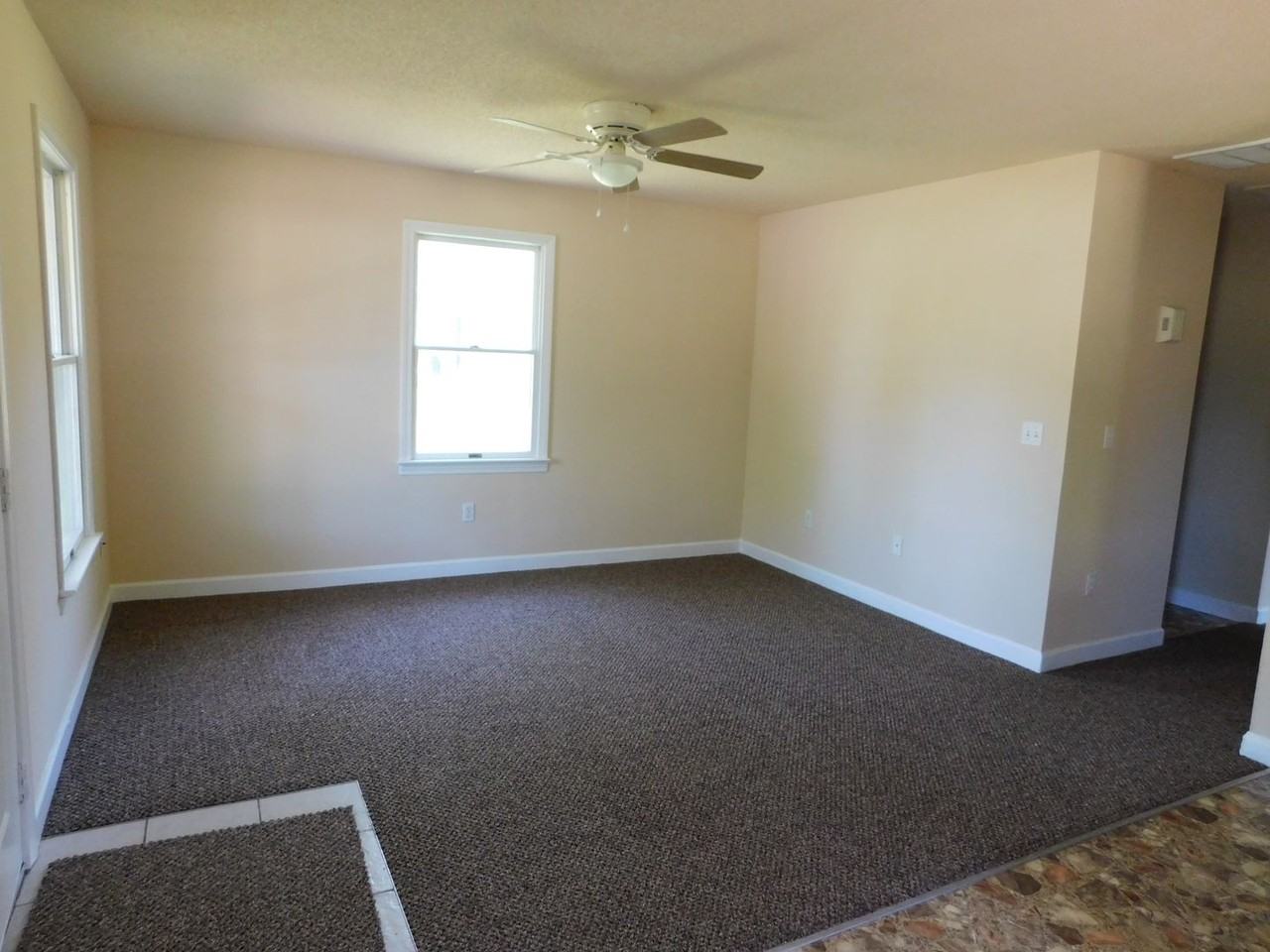 801 Paxton St - Photo 2 of 9