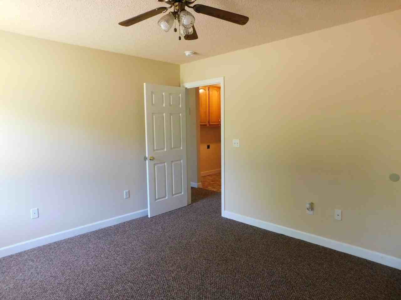 801 Paxton St - Photo 6 of 9