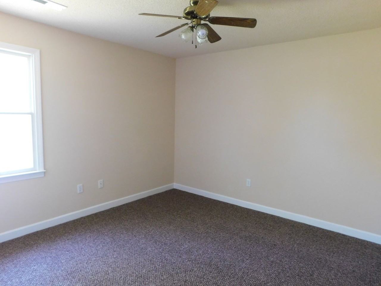 801 Paxton St - Photo 7 of 9