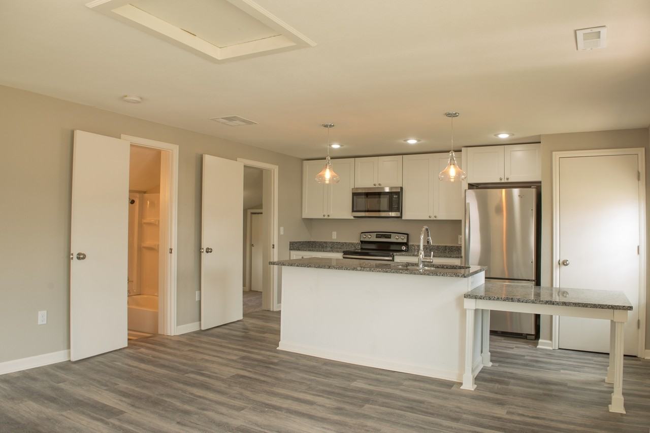 307 N 10th Ave - Photo 4 of 18
