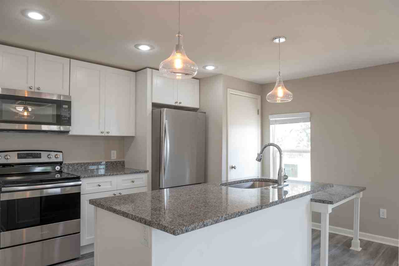 307 N 10th Ave - Photo 5 of 18