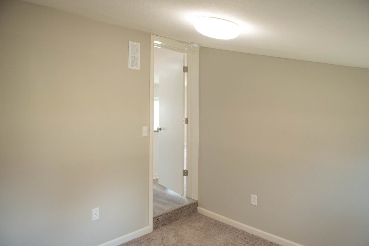 307 N 10th Ave - Photo 6 of 18