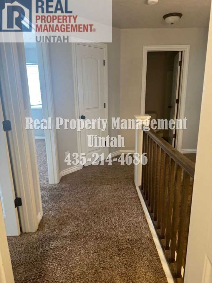 426 E Red Fox Ln - Photo 6 of 17