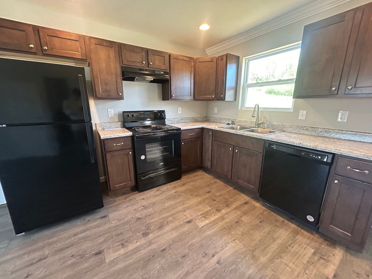 113 Springfield Heights Dr - Photo 3 of 14