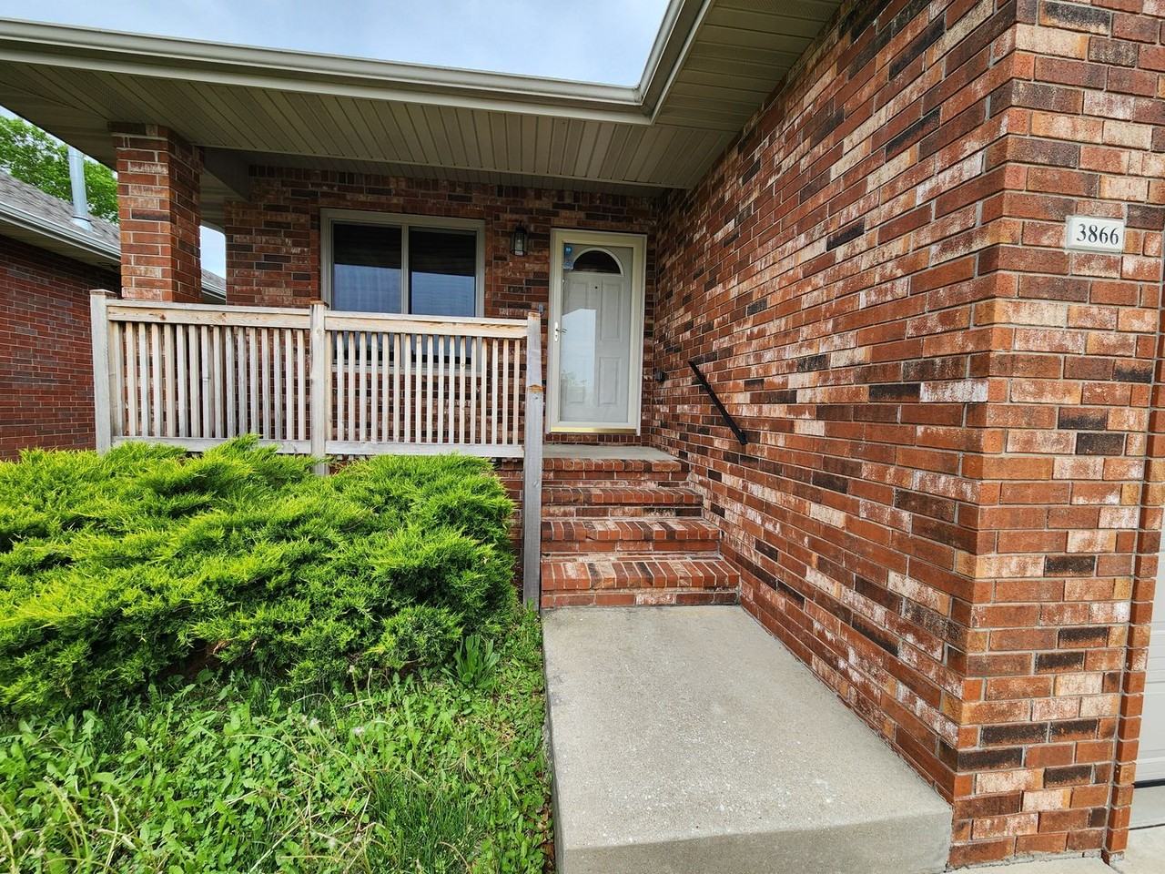 3866 S Timbercreek Ave - Photo 2 of 23