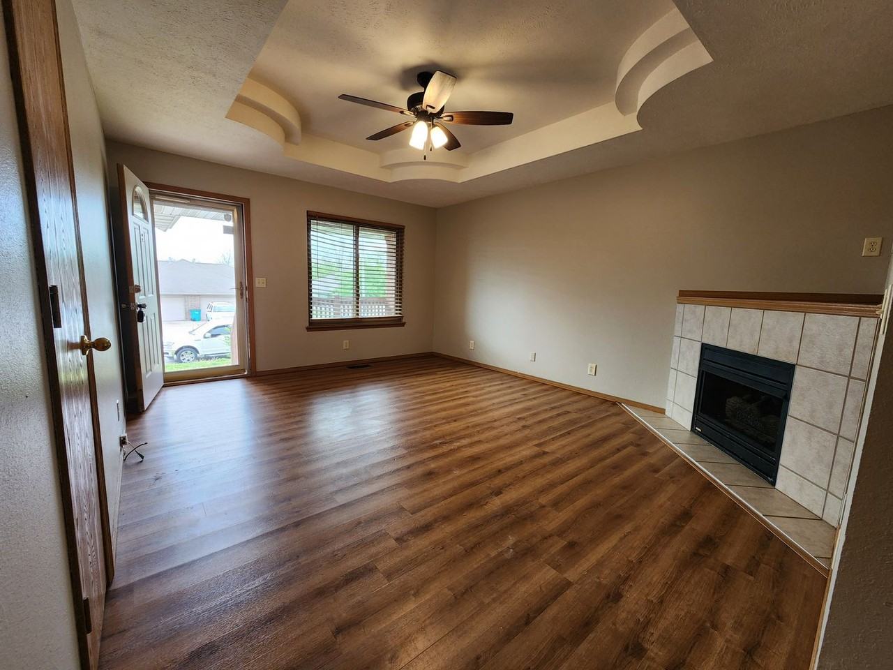 3866 S Timbercreek Ave - Photo 5 of 23