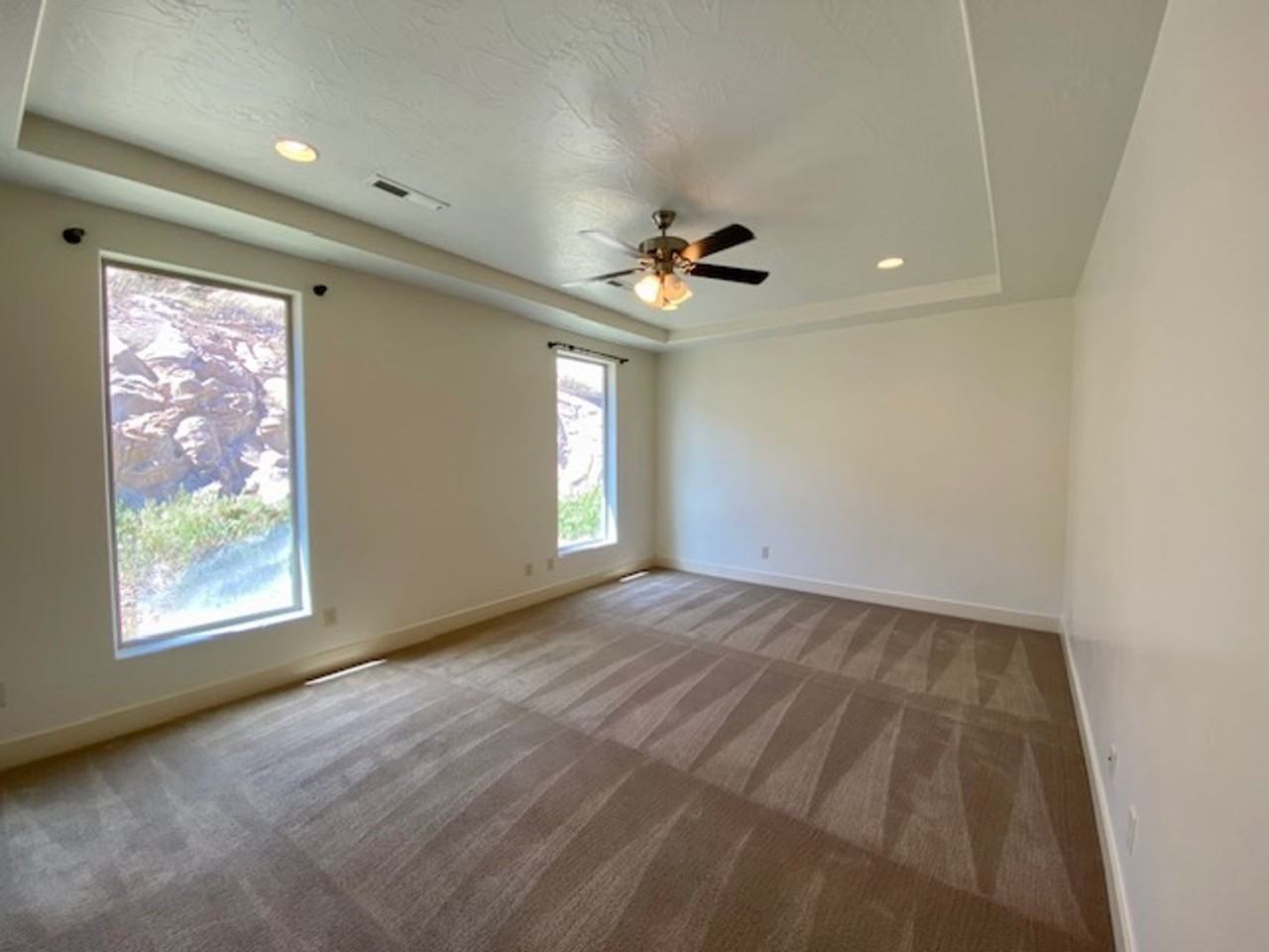 350 E Vermillion Ave - Photo 2 of 36