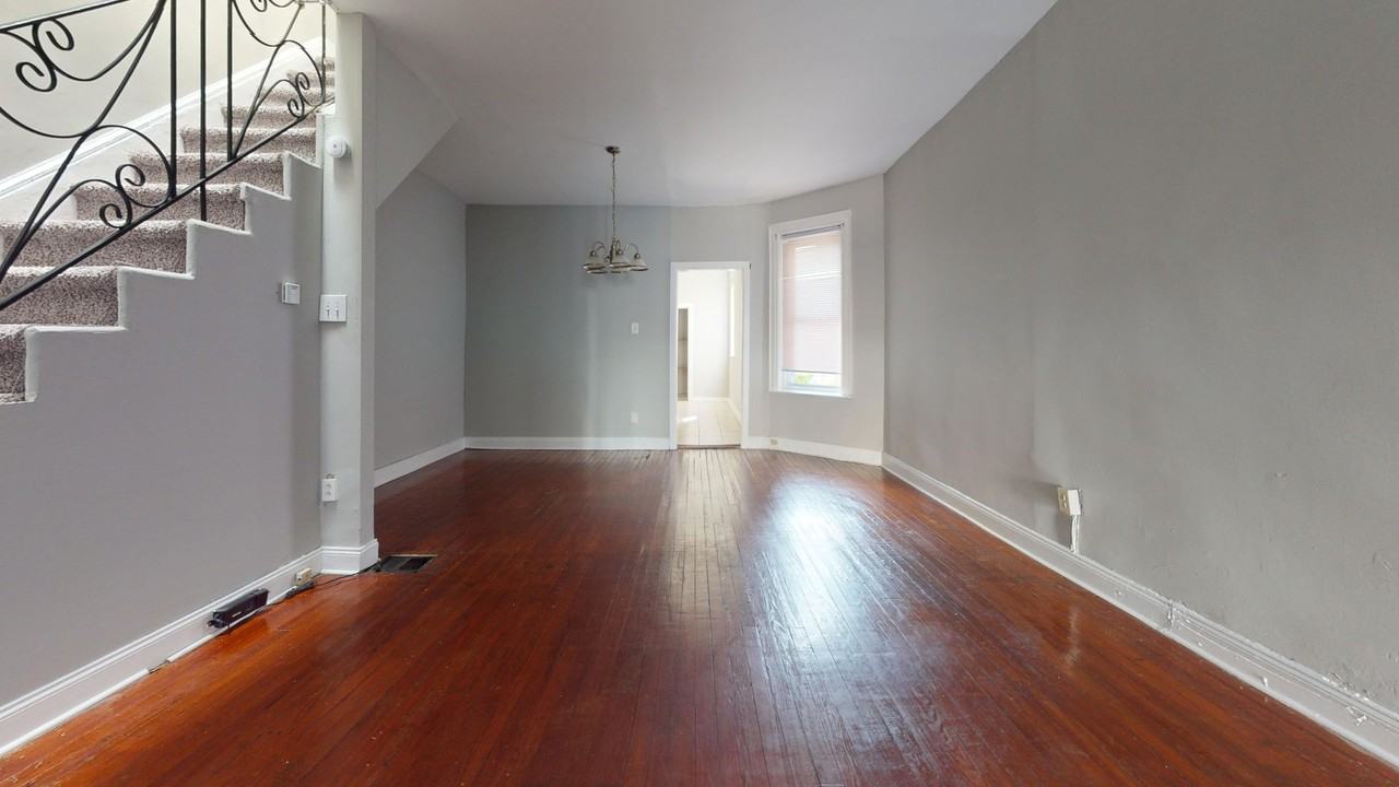 1426 S 52nd St - Photo 4 of 34