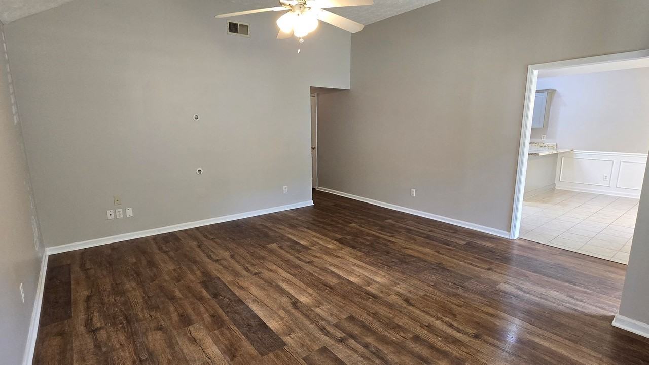 210 Bent Oaks Dr - Photo 3 of 26