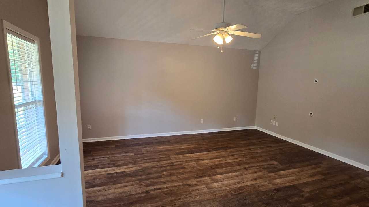 210 Bent Oaks Dr - Photo 5 of 26