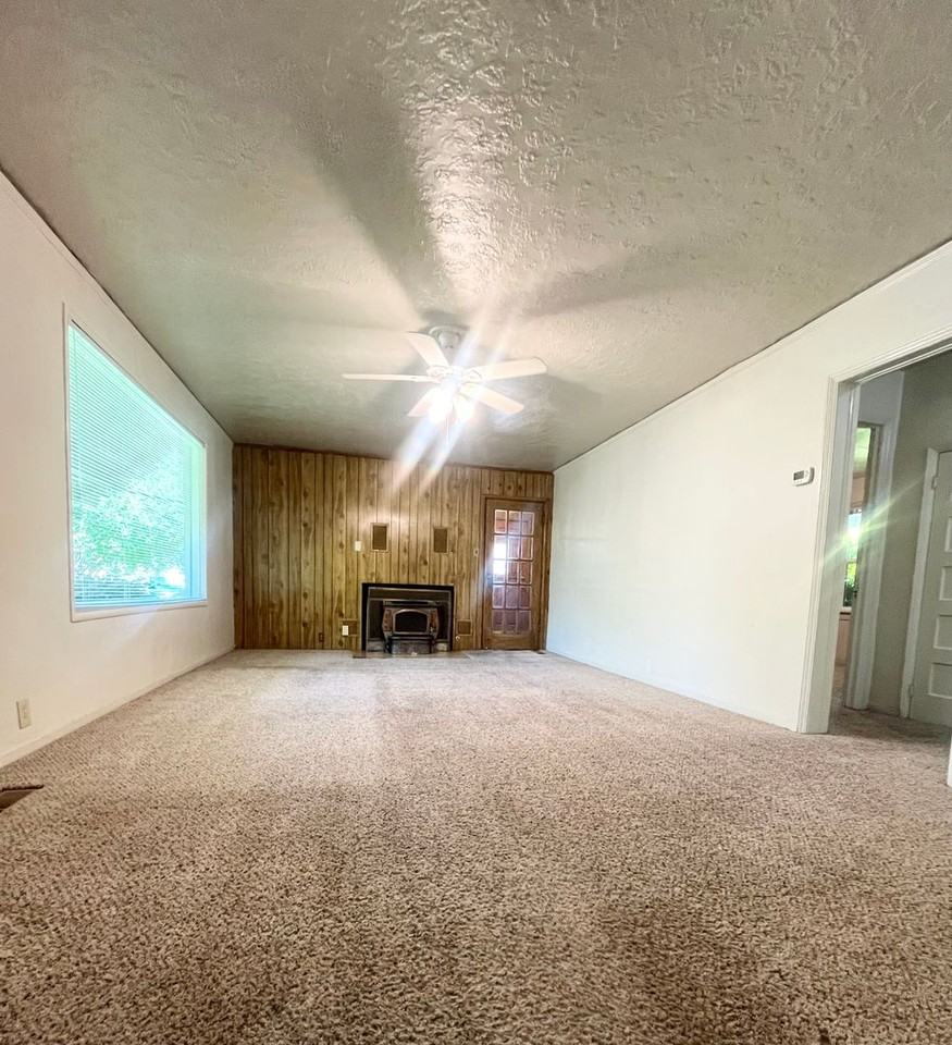 2903 Esplanade - Photo 3 of 20