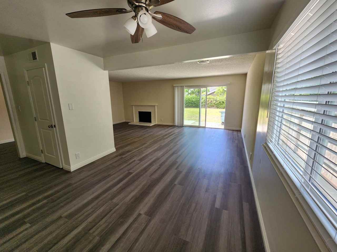12091 Cherry St - Photo 4 of 29