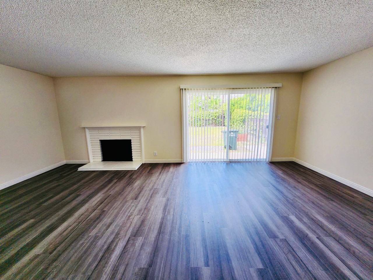 12091 Cherry St - Photo 2 of 29