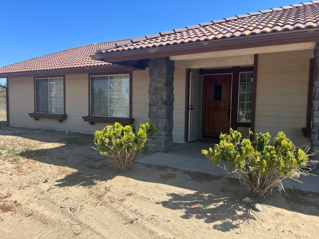 121 Marcos Rd - Photo 2 of 33