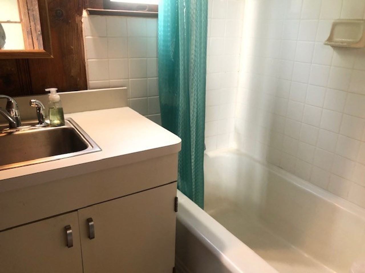 915 Brittany Rd - Photo 4 of 6