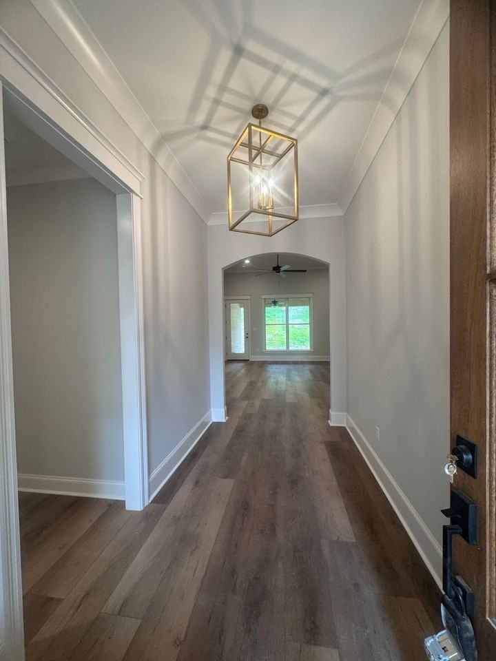 27 Courtland Dr - Photo 2 of 14