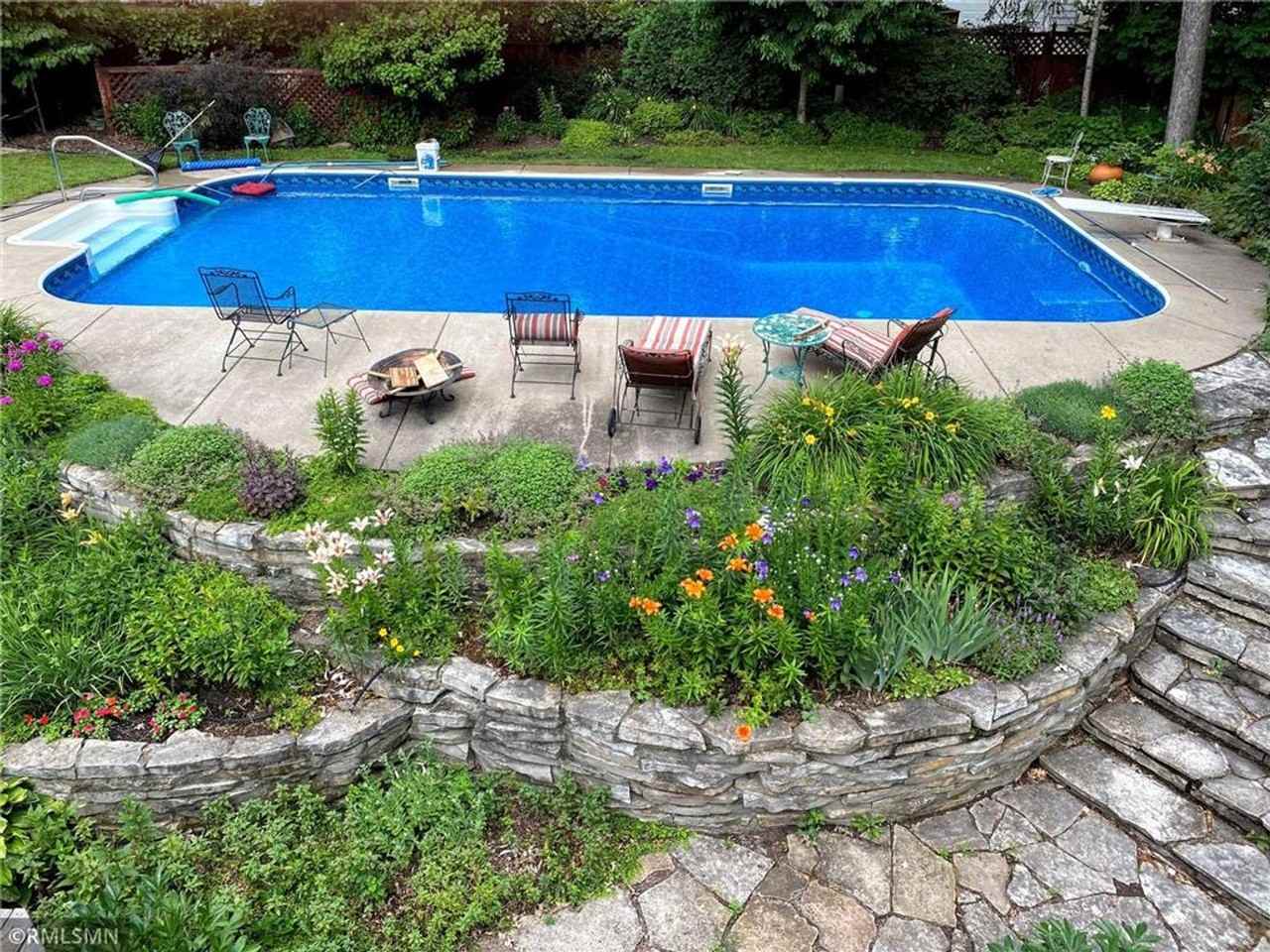 2730 Glenhurst Ave - Photo 4 of 14