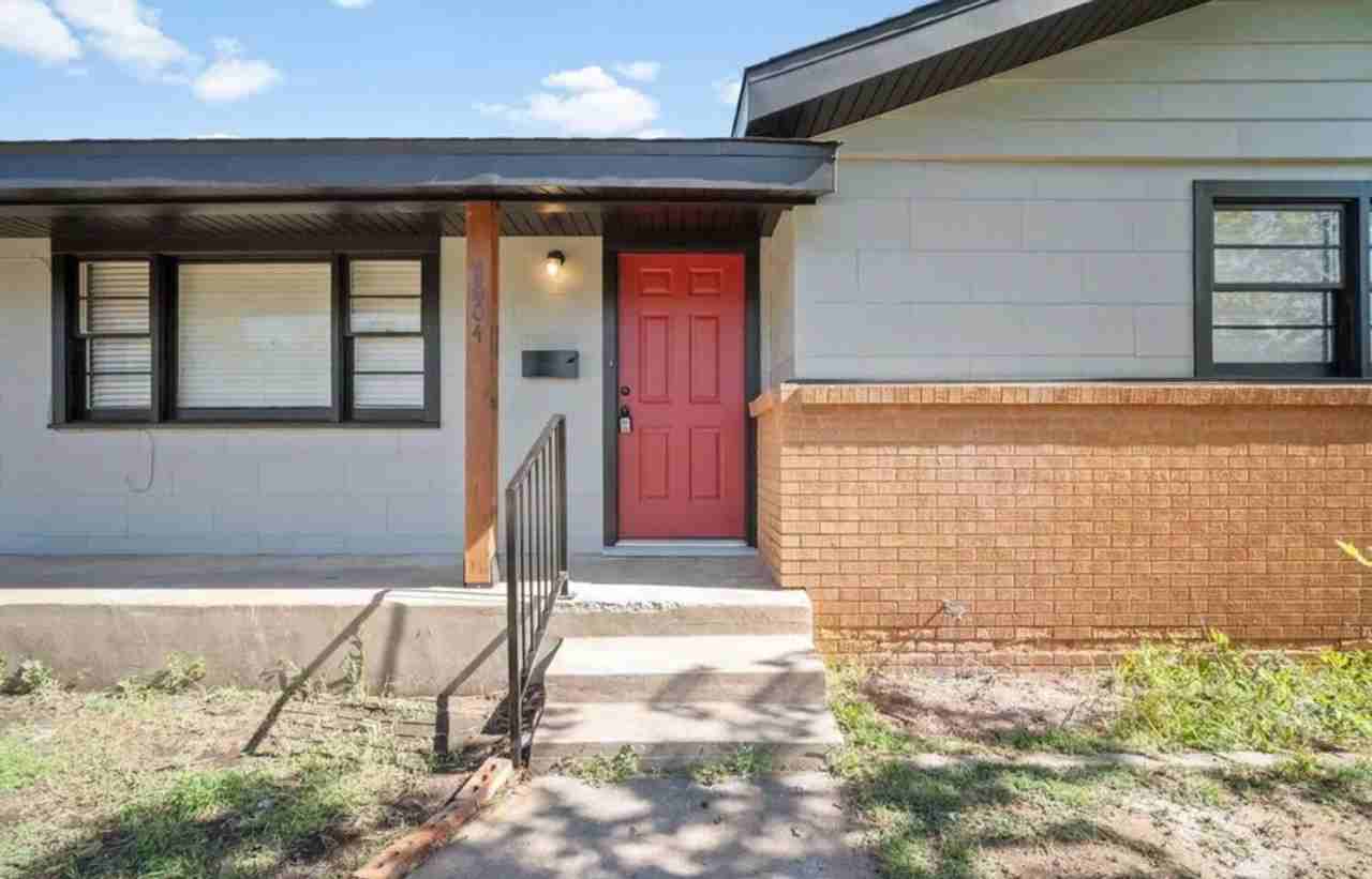 2004 45th St - Photo 2 of 11