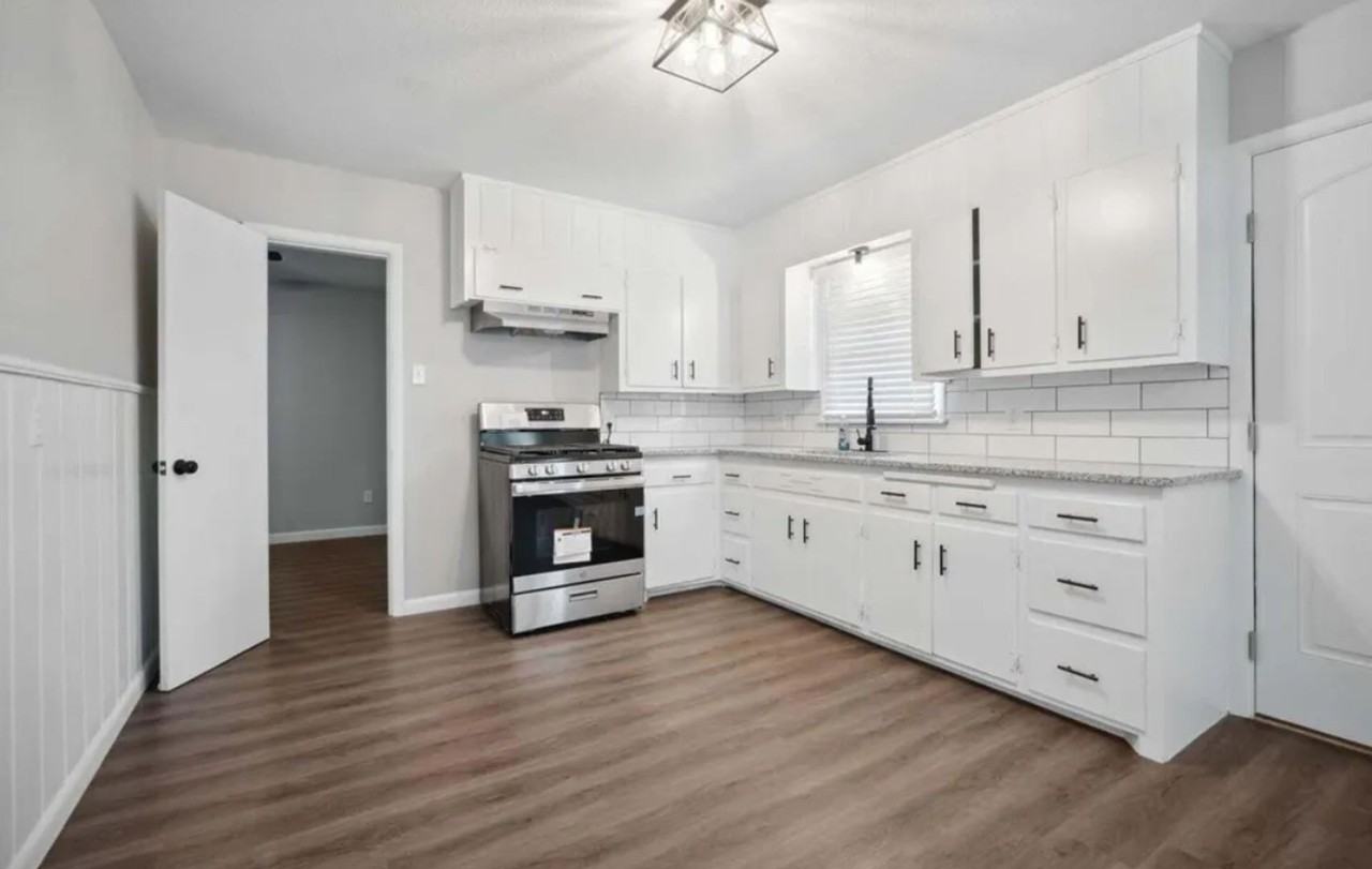 2004 45th St - Photo 3 of 11