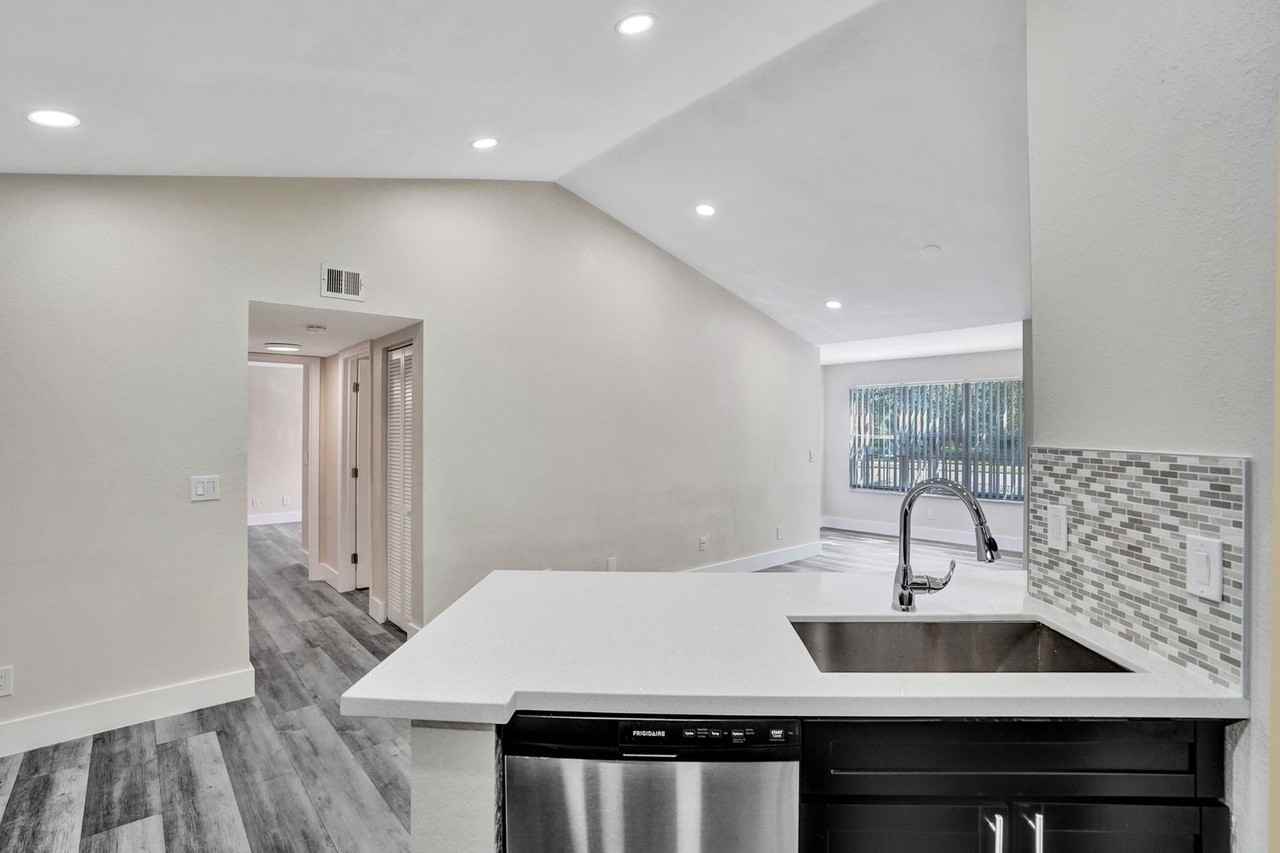 595 Vista Isles Dr #1925 - Photo 2 of 43