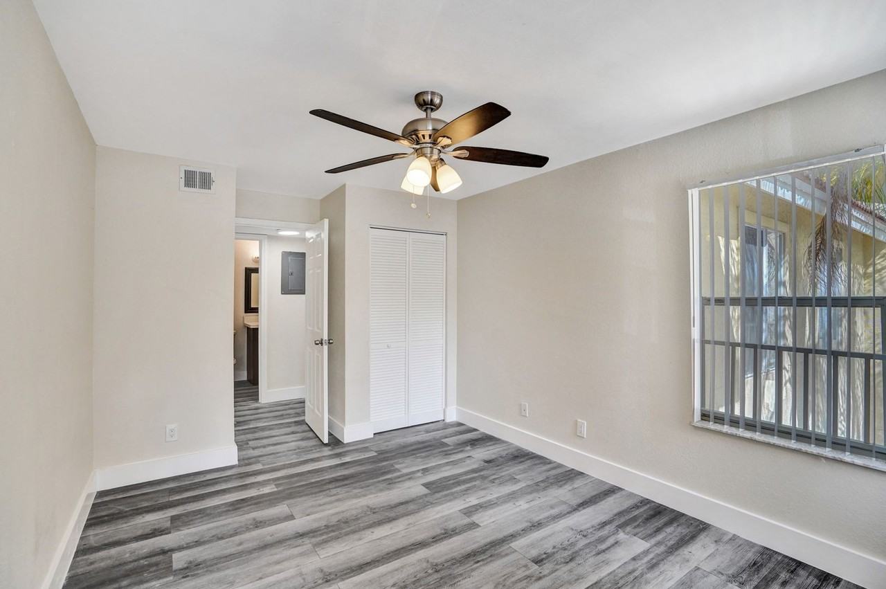 595 Vista Isles Dr #1925 - Photo 5 of 43