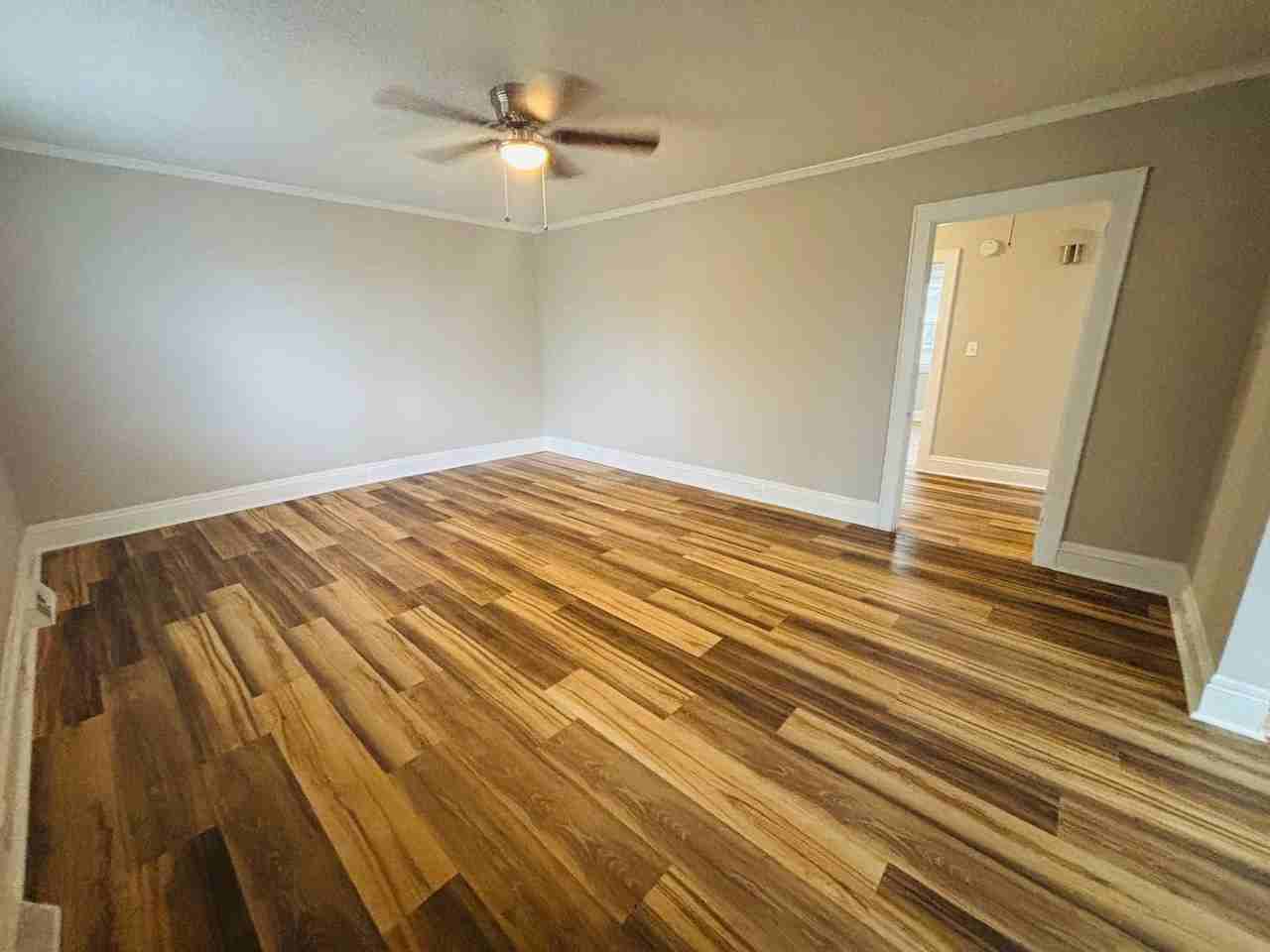 527 S Beltline Blvd - Photo 3 of 21