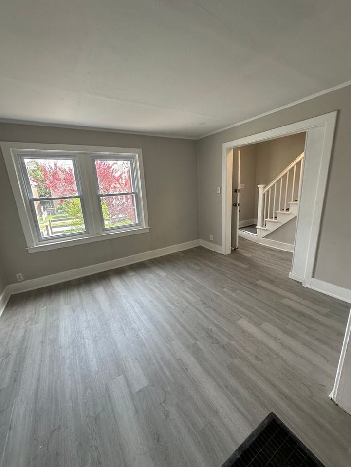 1120 Sterling Ave - Photo 3 of 10