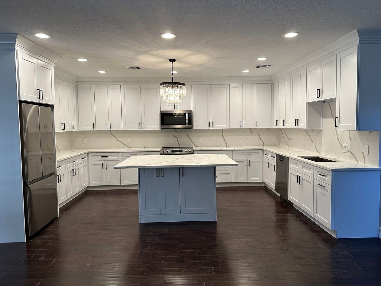 1115 Damask St - Photo 3 of 21