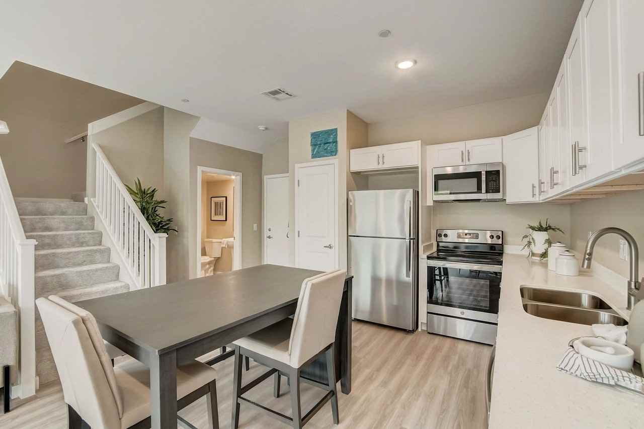 Parkview Townhomes - Photo 6 of 50