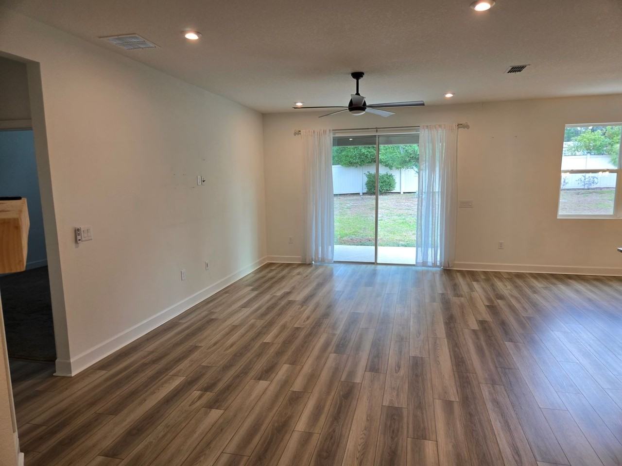 899 Asterfield Ln - Photo 3 of 24