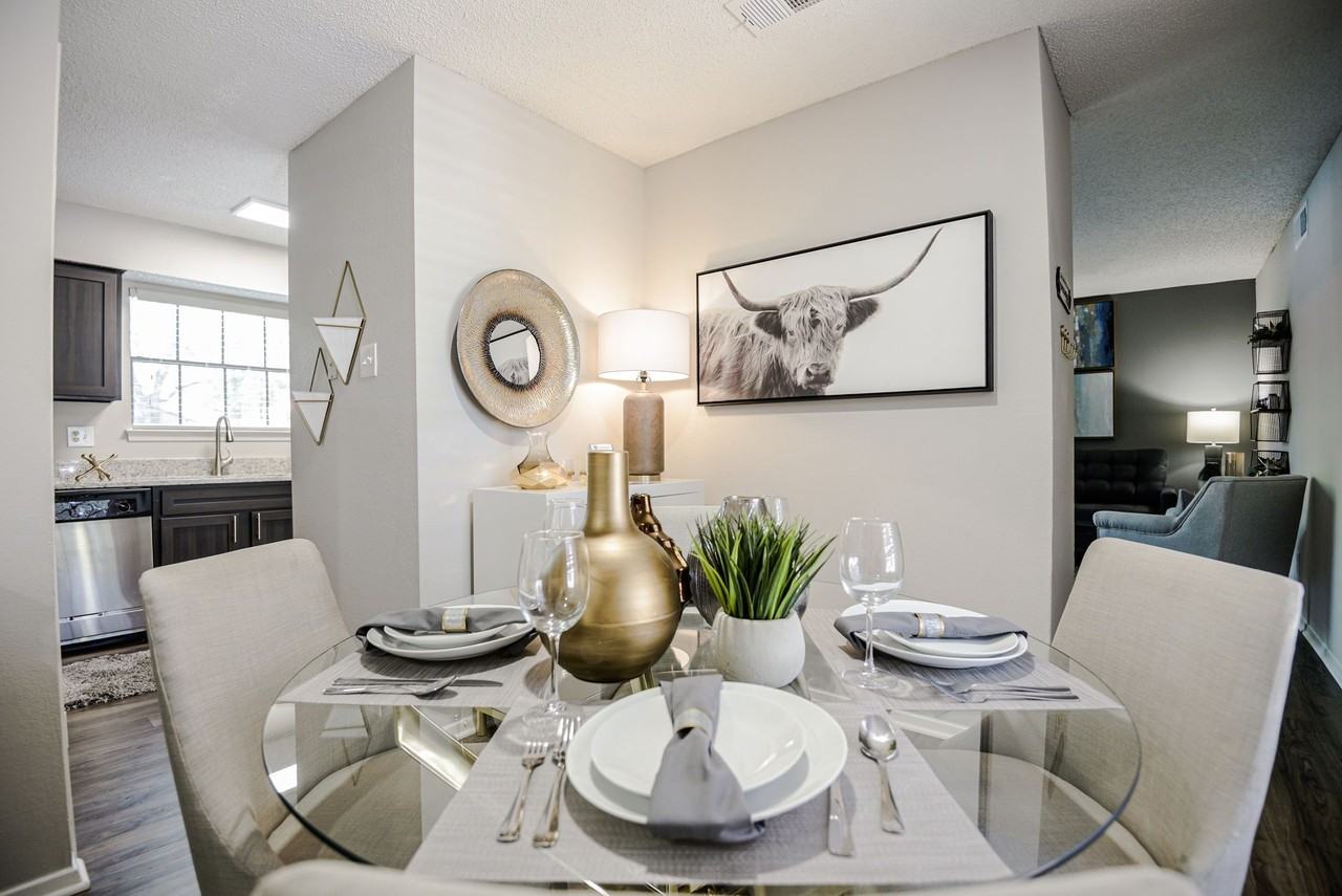 The Regent - Photo 3 of 23