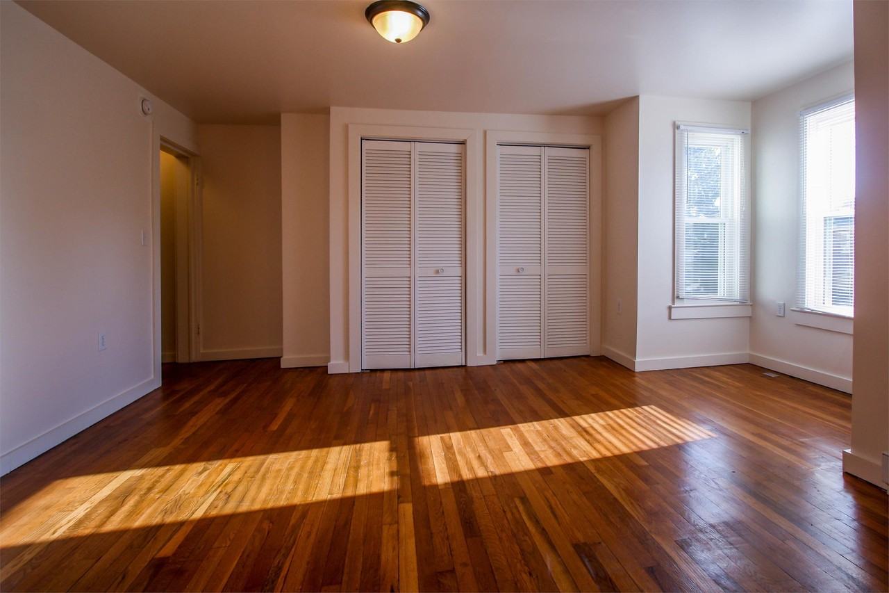 729 Winchester Ave - Photo 4 of 9